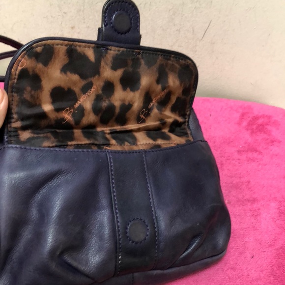 B Makowsky Crossbody Purse - Picture 5 of 6